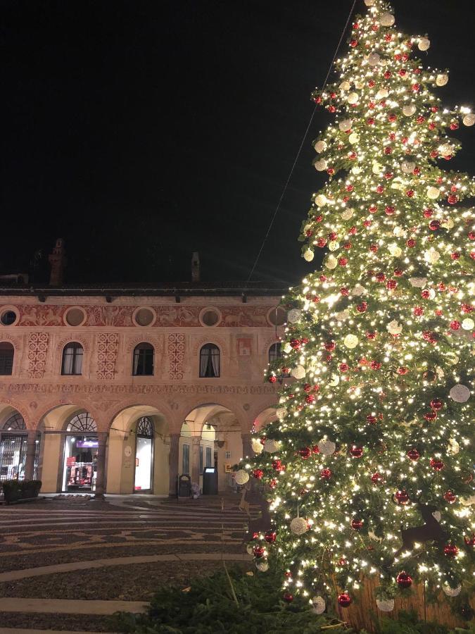 Emma Home Adiacente Alla Piazza Ducale Vigevano Exteriér fotografie